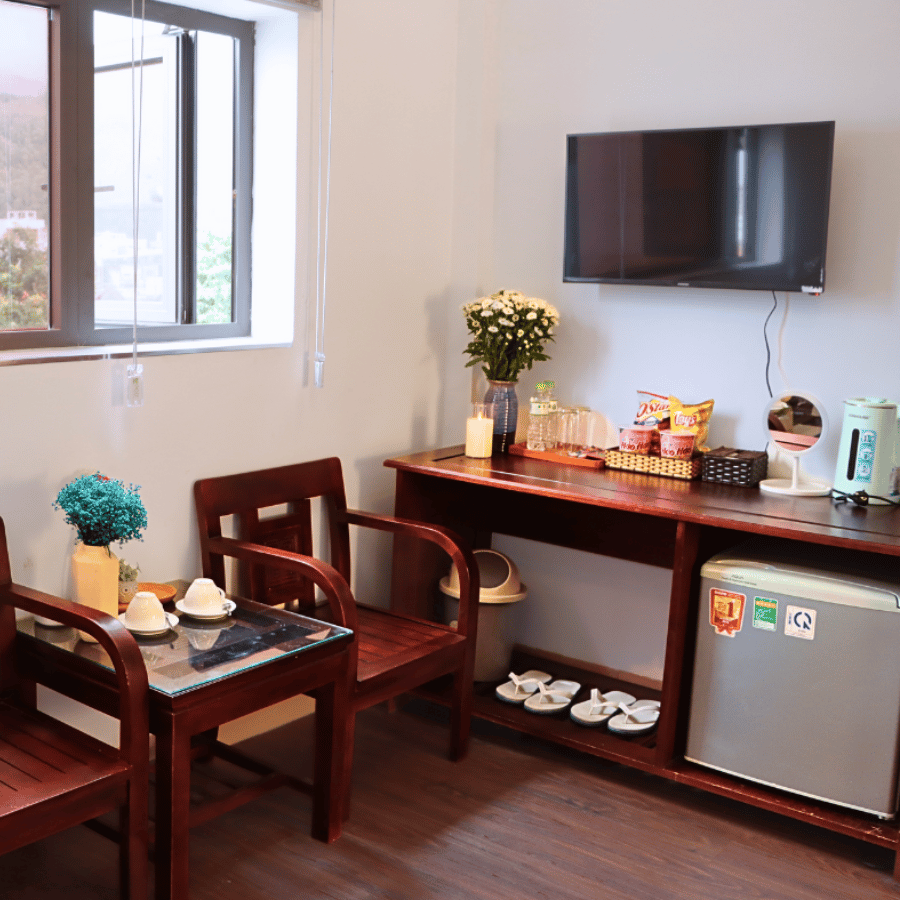 Beachfront hotel in Son Tra, beachfront hotel in Da Nang, sea-view hotel in Da Nang, affordable hotel in Da Nang, Son Tra Da Nang hotel, hotel near Son Tra Beach, Da Nang hotel with beautiful sea view, hotel near Dragon Bridge Da Nang, Da Nang resort hotel, family hotel in Da Nang