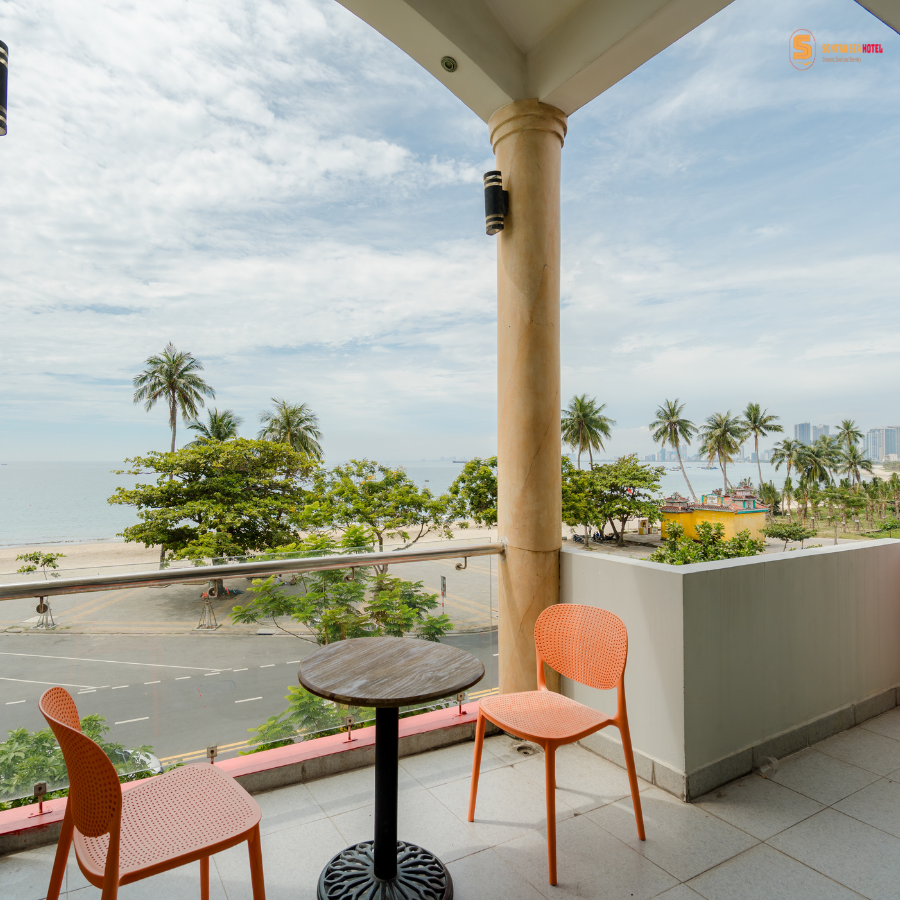 Ban công Sontra Sea Hotel hướng biển Sơn Trà