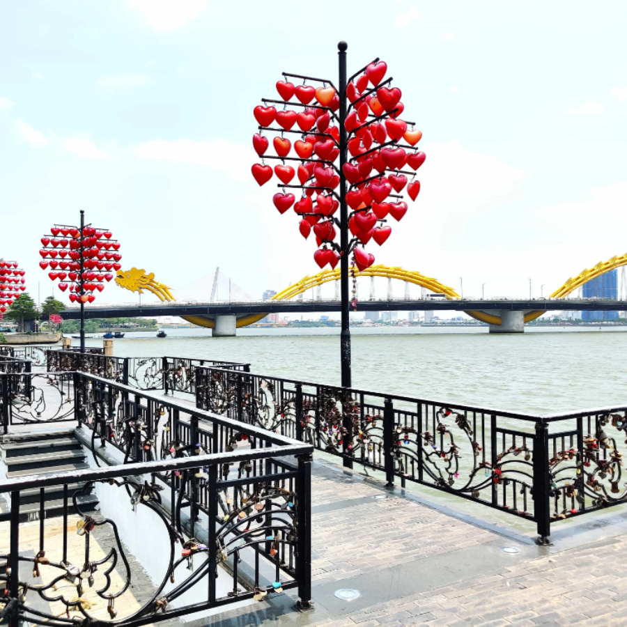 Khách sạn mặt biển Sơn Trà, khách sạn mặt biển Đà Nẵng, khách sạn view biển Đà Nẵng, khách sạn Đà Nẵng giá rẻ, khách sạn Sơn Trà Đà Nẵng, khách sạn gần biển Sơn Trà, khách sạn view biển đẹp Đà Nẵng, khách sạn gần cầu Rồng Đà Nẵng, khách sạn nghỉ dưỡng Đà Nẵng, khách sạn gia đình Đà Nẵng