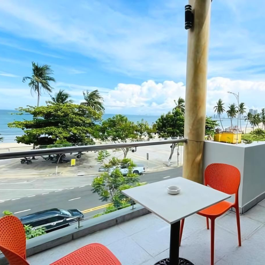 Beachfront hotel in Son Tra, beachfront hotel in Da Nang, sea-view hotel in Da Nang, affordable hotel in Da Nang, hotel in Son Tra Da Nang