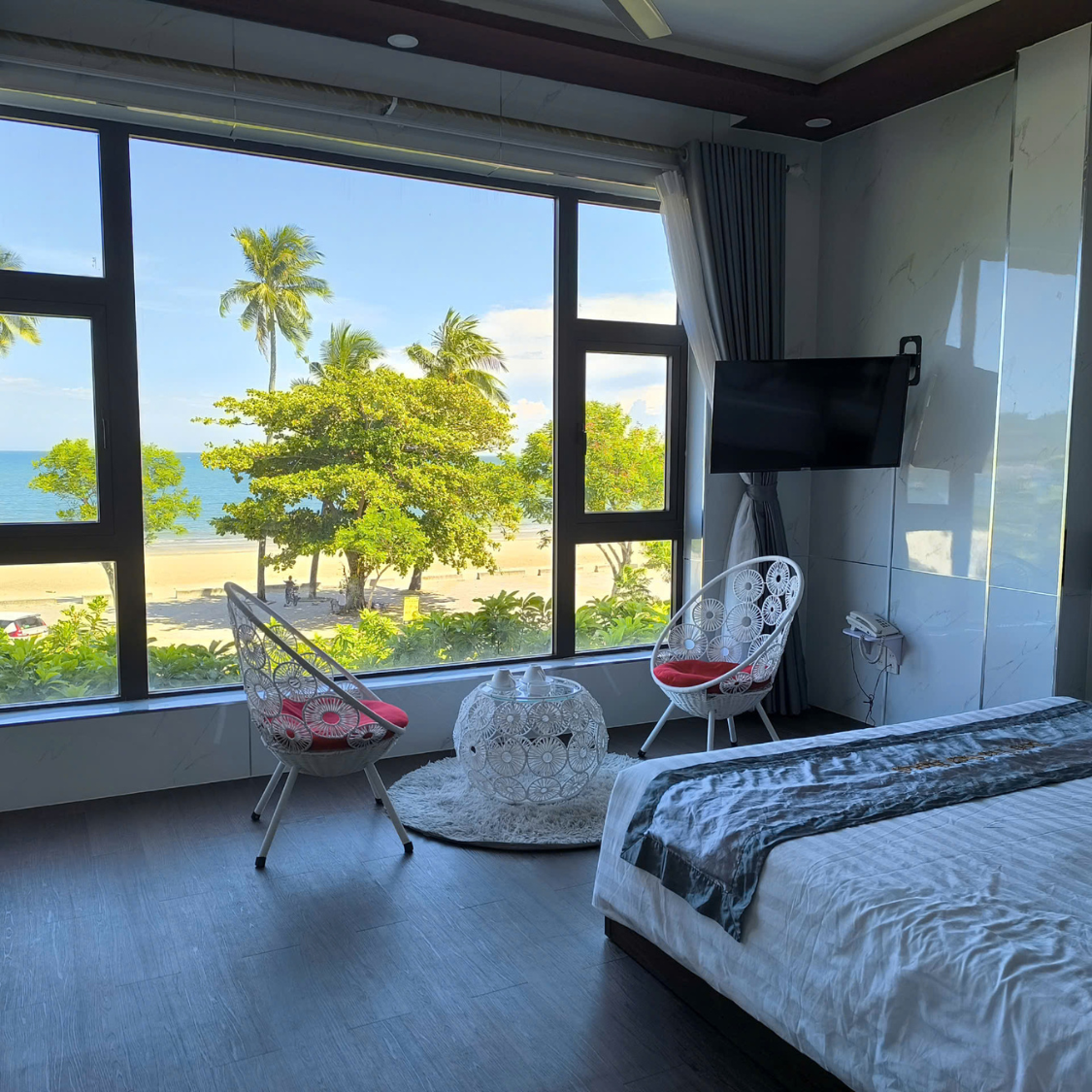 Khách sạn mặt biển Sơn Trà, Khách sạn mặt biển Đà Nẵng, Khách sạn view biển Đà Nẵng, Khách sạn Đà Nẵng giá rẻ, Khách sạn Sơn Trà Đà Nẵng.