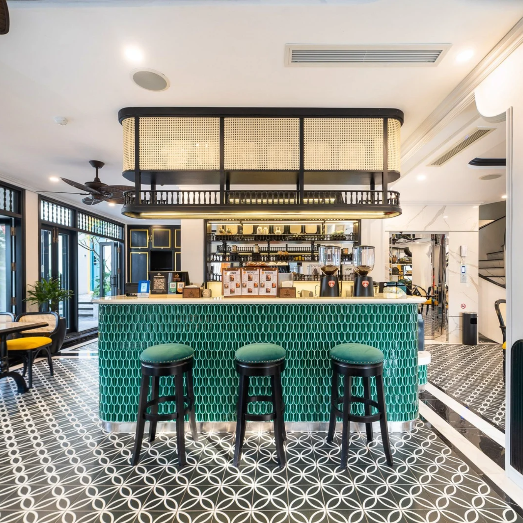 Vintage Taste Deli Cafe, quán cafe yên tĩnh, cafe vintage, cafe Hội An, cafe Vinhomes Grand Park